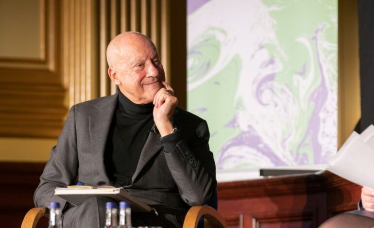 Norman Foster Arsitek Ternama Asal Inggris