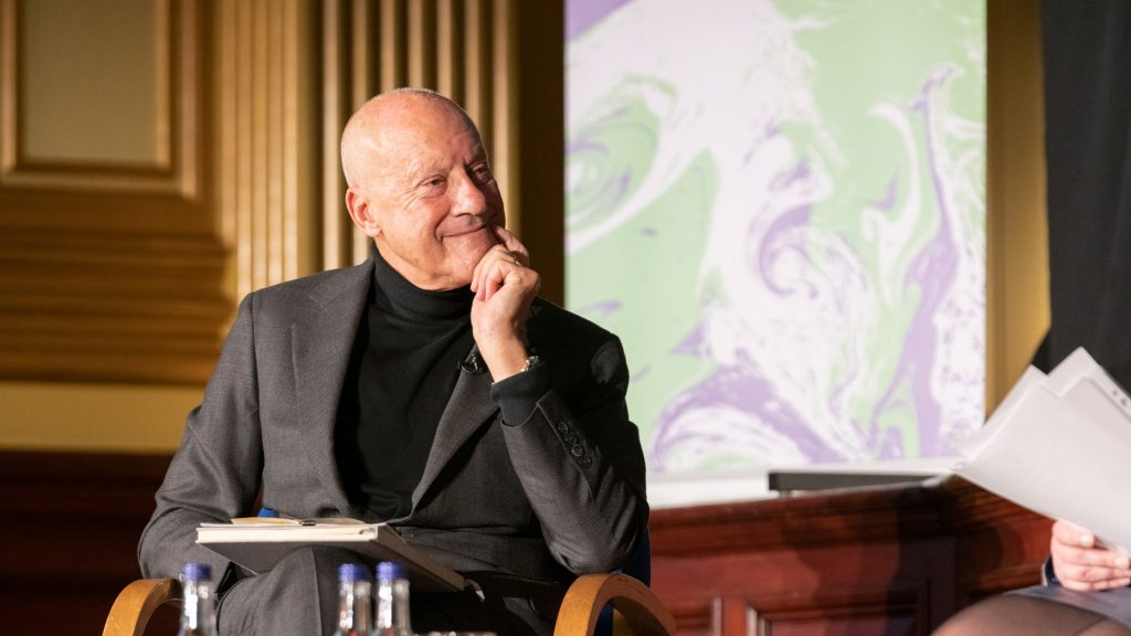 Norman Foster Arsitek Ternama Asal Inggris