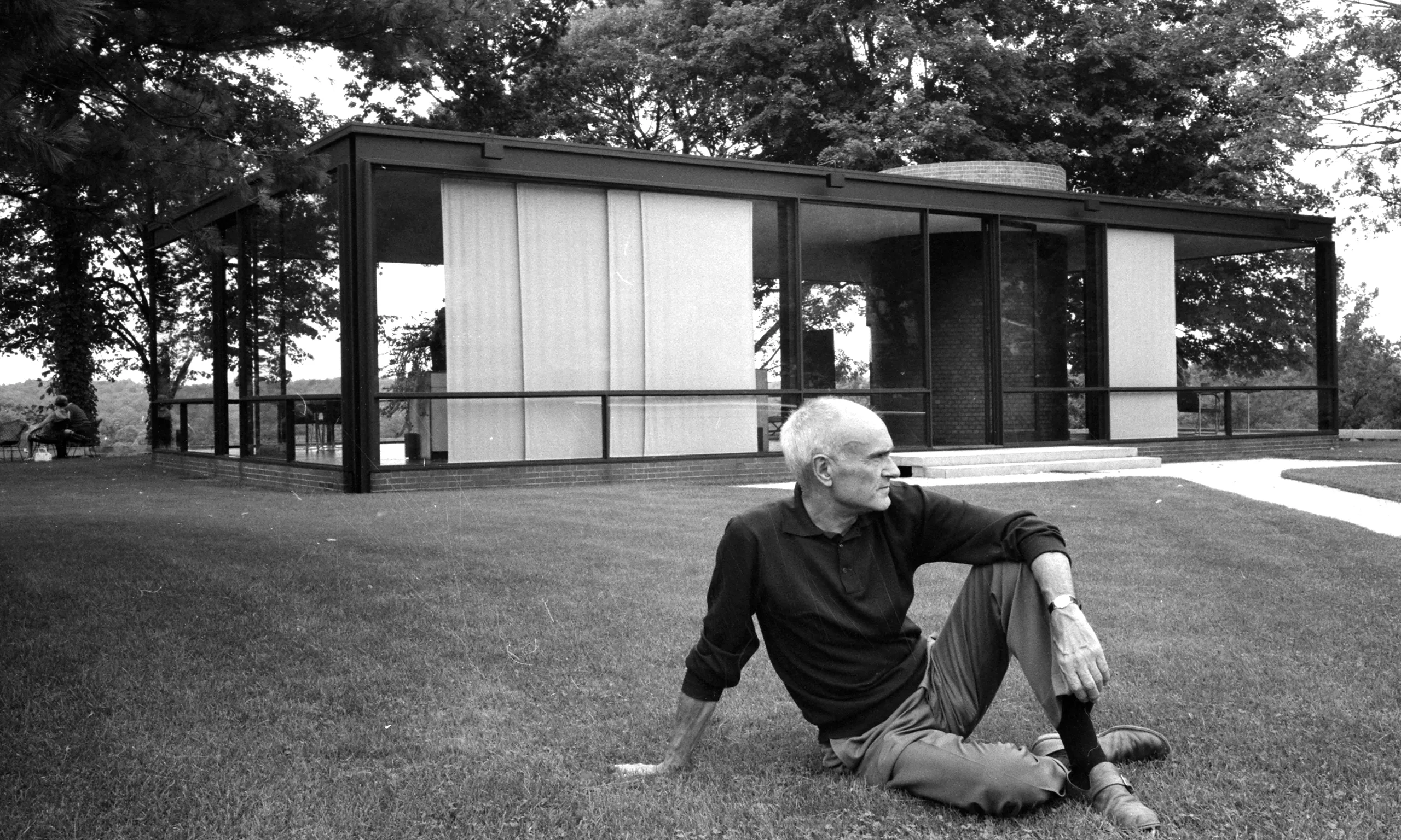 Philip Johnson: Arsitek Legendaris dengan Gaya yang Mengubah Wajah Arsitektur Modern