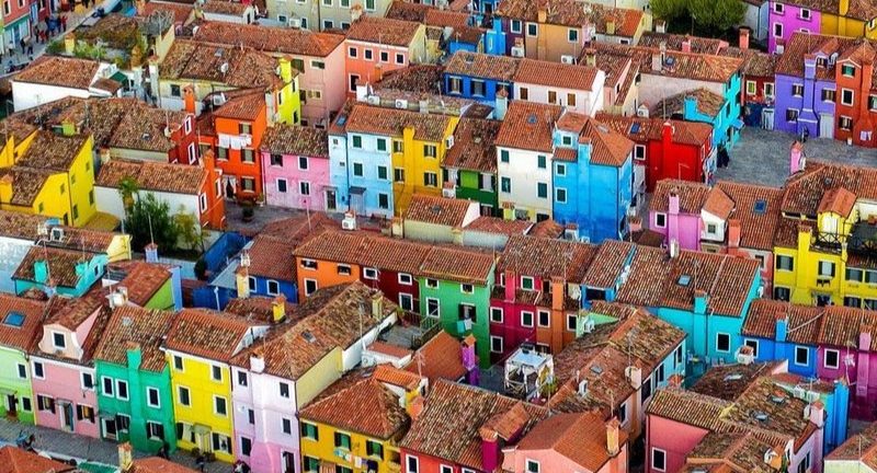 Mengenal Lebih Dalam Tentang Warna Arsitektur